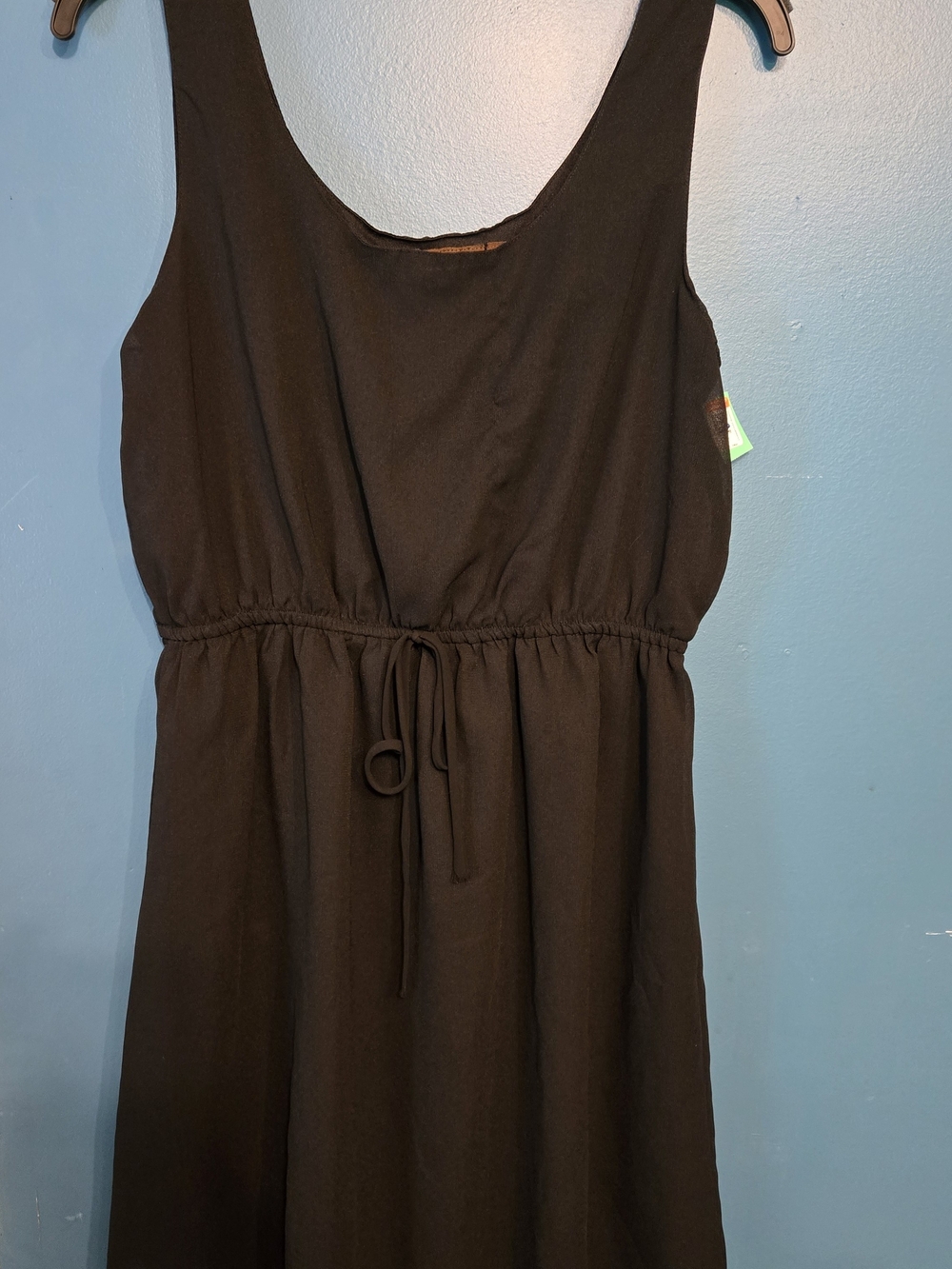 Speed Control Black Sleeveless Dress with Scoop Neck
